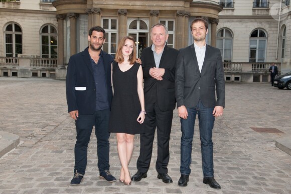 Exclusif - L'équipe du film autour de Patrice Rolet le réalisateur du documentaire, lors de la projection du documentaire Jean-Pierre Raffarin : l'autre force tranquille" (par Cyril Viguier) à l'hôtel de Clermont, Paris le 15 juin 2015.