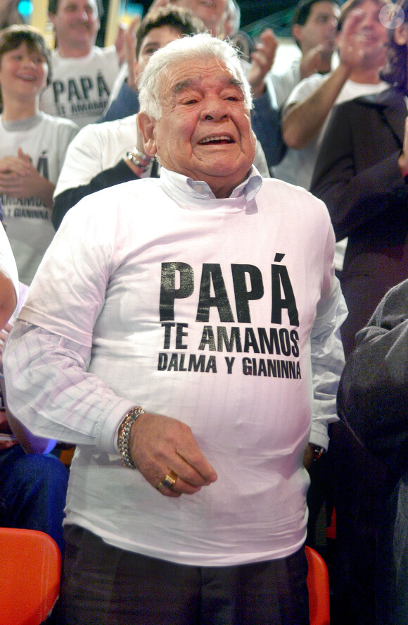 Don Diegon sur le plateau de l'émission de son fils Maradona, La Noche del Diez, le 31 août 2005 à Buenos Aires