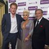 Le prince Harry rencontre Lady Gaga et Tony Bennett avant leur concert "Well Child Charity" à Londres, le 8 juin 2015. 