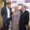 Le prince Harry rencontre Lady Gaga et Tony Bennett avant leur concert "Well Child Charity" à Londres, le 8 juin 2015 