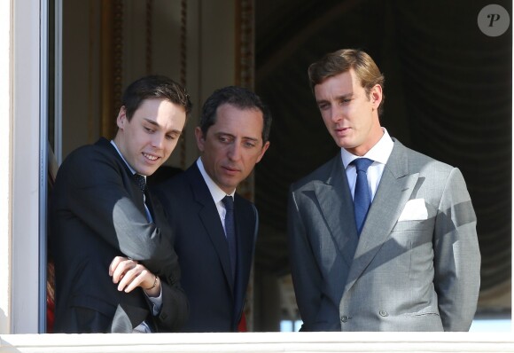 Gad Elmaleh avec Louis Ducruet et Pierre Casiraghi le 7 janvier 2015 lors de la présentation officielle des jumeaux le prince héréditaire Jacques et la princesse Gabriella.