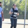 Emily Deschanel se promène avec son bébé de 16 jours dans les rues de Santa Monica avec des amis. Le 25 juin 2015 