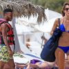 Raheem Sterling lors de ses vacances à Ibiza entouré de ses amis, le 20 juin 2015