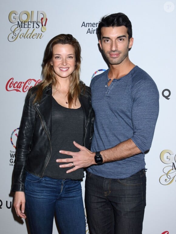 Justin Baldoni et son épouse Emily Foxler, enceinte, à Los Angeles, le 21 février 2015.