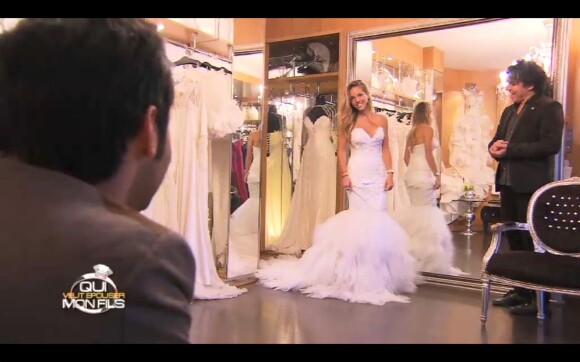 Exclusif - Alexandre et Maddy (en robe de mariée) chez un créateur - Captures d'écran de l'épisode 3 de l'émission "Qui veut épouser mon fils" saison 4 03/07/2015 - 