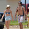 Exclusif - Lucy Hale et son petit ami Anthony Kalabretta profitent de vacances à Hawaï, le 2 juillet 2015.