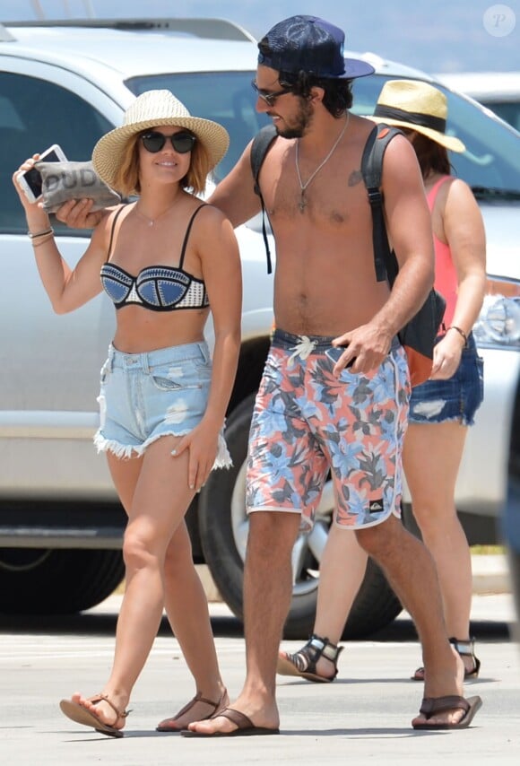 Exclusif - Lucy Hale et son petit ami Anthony Kalabretta en vacances à Hawaï, le 2 juillet 2015.