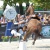 Guillaume Canet chute de cheval lors du Longines Paris Eiffel Jumping au Champ-de-Mars à Paris, le 3 juillet 2015.