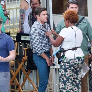 Zac Efron a reçu la visite de sa compagne Sami Miro sur le tournage du film "Dirty Grandpa" à Tybee Island. Le 5 mai 2015 