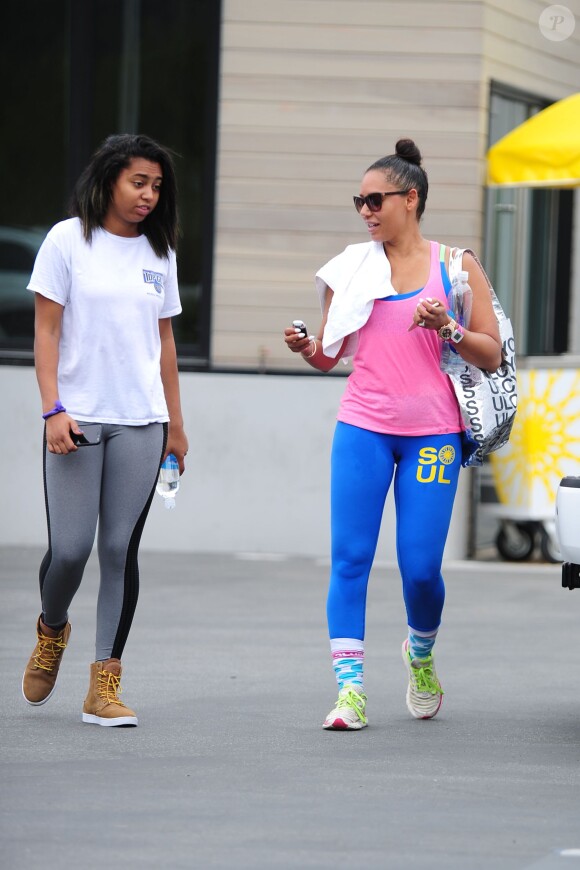Melanie Brown et sa fille Phoenix Chi Gulzar à la sortie d'un cours de SoulCycle à Malibu, Los Angeles, le 8 juillet 2015