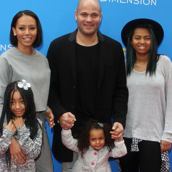 Melanie Brown (Mel B), son mari Stephen Belafonte et ses enfants Angel, Madison et Phoenix - Première du film "Paddington" au Chinese Theatre à Hollywood. Le 10 janvier 2015 