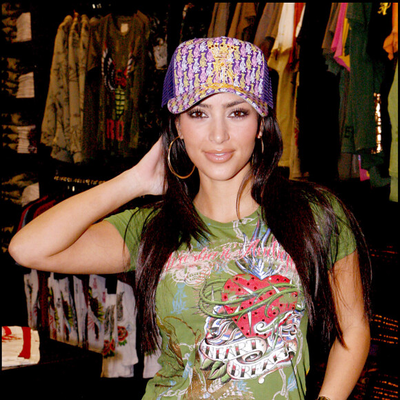Kim Kardashian au magasin Ed Hardy à Los Angeles. Janvier 2007.