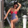 La sexy Claudia Romani profite d'un après-midi ensoleillé sur une plage de Miami, le 1er juillet 2015.