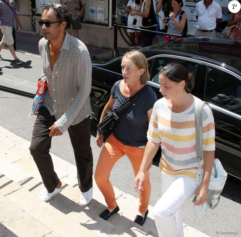 Yannick Noah, Isabelle Demongeot et guest - A Cannes, les sportifs rendent un dernier hommage &amp;agrave; Tiburce Garou le 10 juillet 2015.  