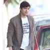 Mila Kunis et son fiancé Ashton Kutcher sont allés rendre visite à des membres de leur famille à Hollywood, le 8 février 2015.