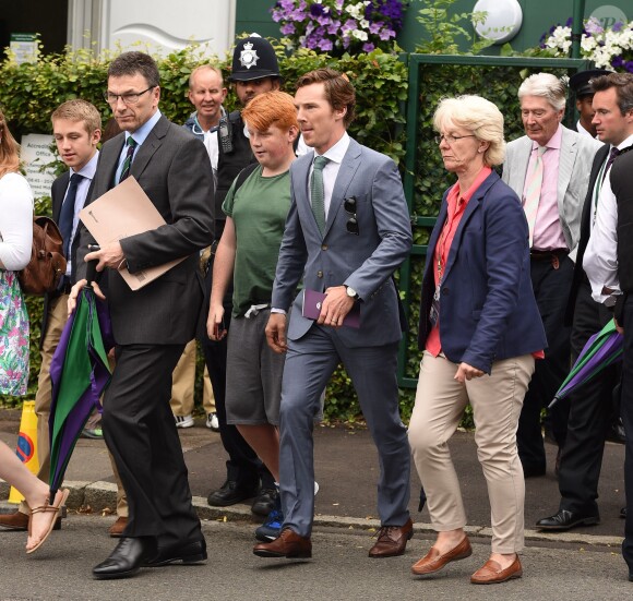 Benedict Cumberbatch arrivant pour assister à la finale hommes du tournoi de tennis de Wimbledon à Londres, le 12 juillet 2015.