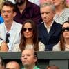 Pippa Middleton et Bernard Arnault lors de la finale de Wimbledon opposant Novak Djokovic et Roger Federer le 12 juillet 2015