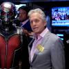 Ant-Man et Michael Douglas sonne la fin du New York Stock Exchange à New York le 13 juillet 2015.