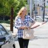 Claire Holt fait du shopping chez John Varvatos à West Hollywood, Los Angeles, le 11 juillet 2014