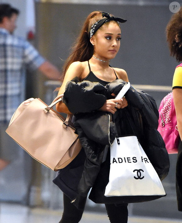 Exclusive - Ariana Grande à l'aéroport de JFK, à New york, le 29 juin 2015 