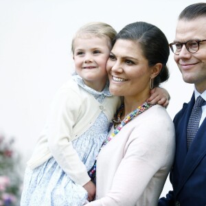 La princesse Victoria de Suède a fêté le 14 juillet 2015 son 38e anniversaire à la Villa Solliden, en compagnie de ses parents, de son mari le prince Daniel, et de leur fille la princesse Estelle, 3 ans, qui a fait le show, comme à son habitude.