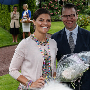 La princesse Victoria de Suède a célébré le 14 juillet 2015 son 38e anniversaire à la Villa Solliden, en compagnie de ses parents, de son mari le prince Daniel, et de leur fille la princesse Estelle, 3 ans, qui a fait le show, comme à son habitude.