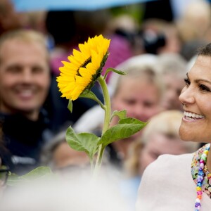 La princesse Victoria de Suède a célébré le 14 juillet 2015 son 38e anniversaire à la Villa Solliden, en compagnie de ses parents, de son mari le prince Daniel, et de leur fille la princesse Estelle, 3 ans, qui a fait le show, comme à son habitude.