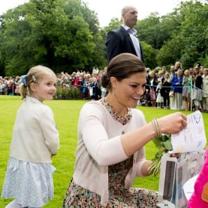 La princesse Victoria de Suède a fêté le 14 juillet 2015 son 38e anniversaire à la Villa Solliden, en compagnie de ses parents, de son mari le prince Daniel, et de leur fille la princesse Estelle, 3 ans, qui a fait le show, comme à son habitude.