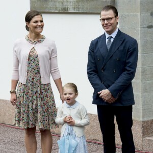 La princesse Victoria de Suède a fêté le 14 juillet 2015 son 38e anniversaire à la Villa Solliden, en compagnie de ses parents, de son mari le prince Daniel, et de leur fille la princesse Estelle, 3 ans, qui a fait le show, comme à son habitude.