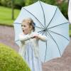 La princesse Estelle de Suède était enjouée et malicieuse avec son parapluie lors de la célébration du 38e anniversaire de sa mère la princesse héritière Victoria de Suède à la Villa Solliden, résidence d'été de la famille royale à Borgholm sur l'île d'Öland, le 14 juillet 2015.