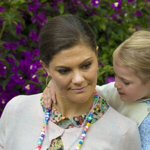 La princesse Victoria de Suède a fêté le 14 juillet 2015 son 38e anniversaire à la Villa Solliden, en compagnie de ses parents, de son mari le prince Daniel, et de leur fille la princesse Estelle, 3 ans, qui a fait le show, comme à son habitude.