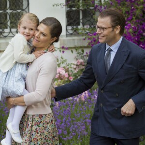 La princesse Victoria de Suède a fêté le 14 juillet 2015 son 38e anniversaire à la Villa Solliden, en compagnie de ses parents, de son mari le prince Daniel, et de leur fille la princesse Estelle, 3 ans, qui a fait le show, comme à son habitude.