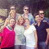 Le casting de La Fête à la maison réunit lors du premier jour de tournage, le jeudi 16 juillet 2015.