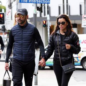 Eva Longoria et son petit ami Jose Antonio Baston main dans la main à Intersection Paddington, à Sydney en Asutralie, le 20 juillet 2015.