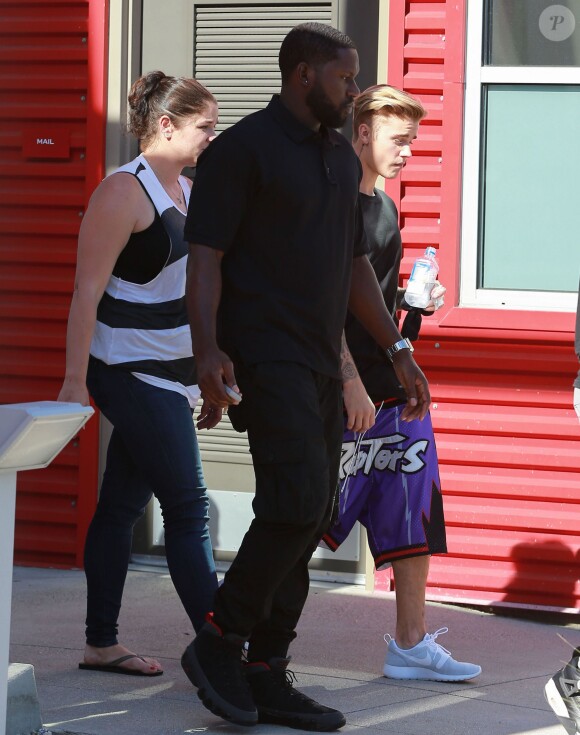 Justin Bieber essaye un skate speedway avant de se rendre sur un studio d'enregistrement à Los Angeles le 25 juin 2015