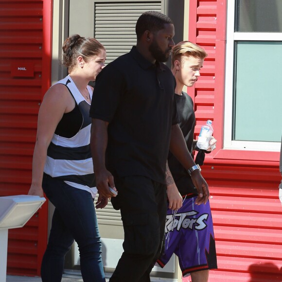 Justin Bieber essaye un skate speedway avant de se rendre sur un studio d'enregistrement à Los Angeles le 25 juin 2015