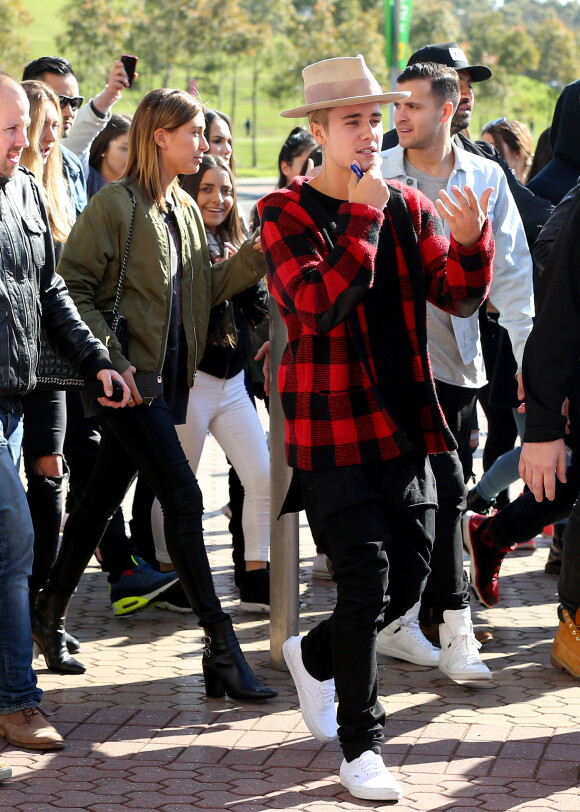 Justin Bieber et Hailey Baldwin se promènent à Homebush et se rendent à Hillsong Conference à Sydney, le 3 juillet 2015