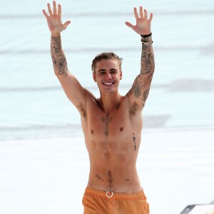 Justin Bieber nage à Bondi Iceberg, Sydney, le 29 juin 2015