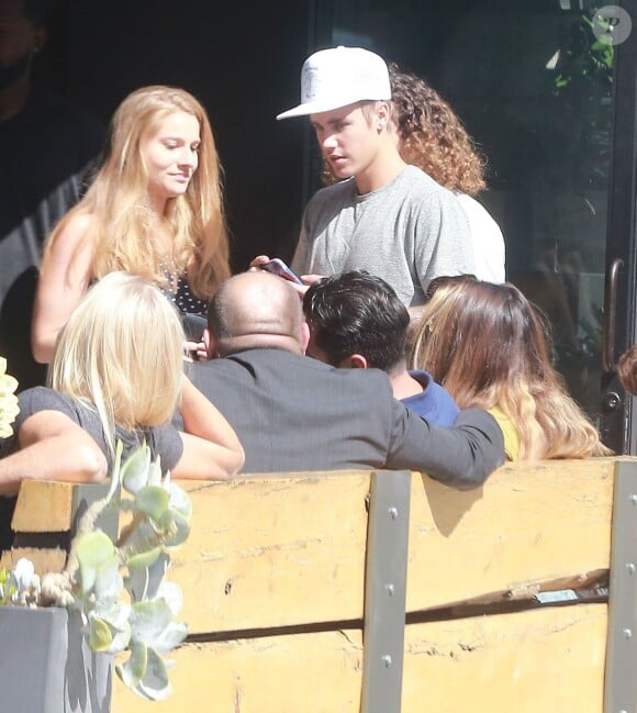 Exclusif - Justin Bieber est allé déjeuner avec des amis à Los Angeles, le 21 july 2015