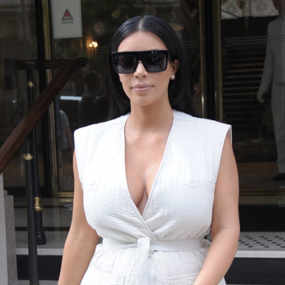 Kim Kardashian (enceinte) sort de son hôtel à Paris. Le 21 juillet 2015