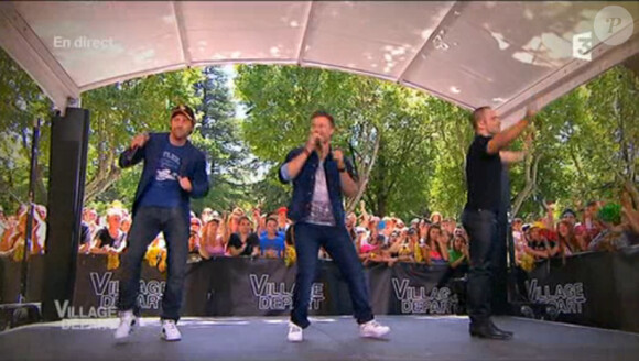 Frank Delay, Allan Theo et Chris Keller forment Génération Boys Band, dans Village départ sur France 3, le 23 juillet 2015
