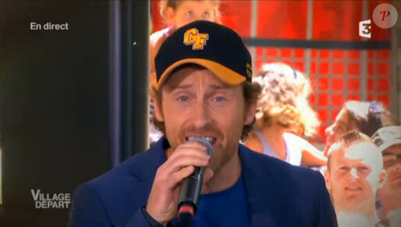 Frank Delay dans Village départ sur France 3, le 23 juillet 2015