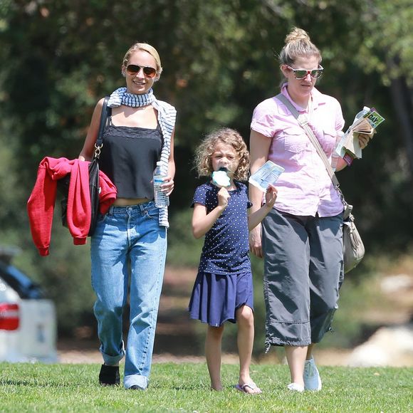 Nicole Richie emmène ses enfants Sparrow et Harlow passer la journée au "Kidspace Children's Museum" à Pasadena, le 22 juillet 2015  