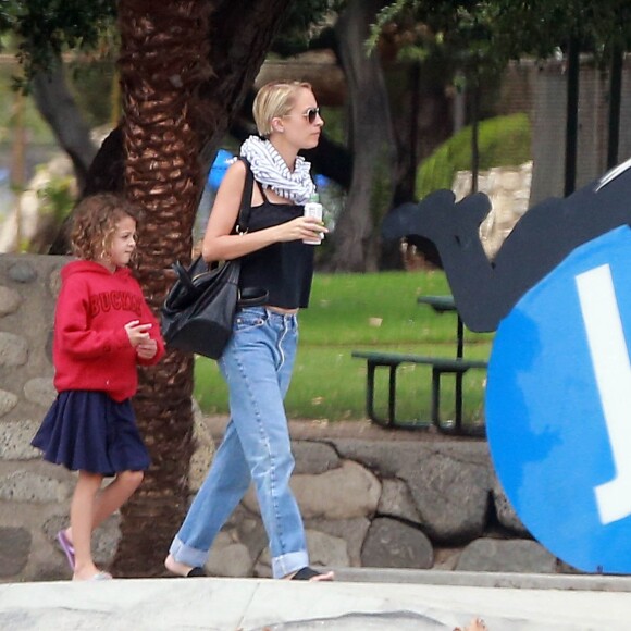 Nicole Richie emmène ses enfants Sparrow et Harlow passer la journée au "Kidspace Children's Museum" à Pasadena, le 22 juillet 2015  