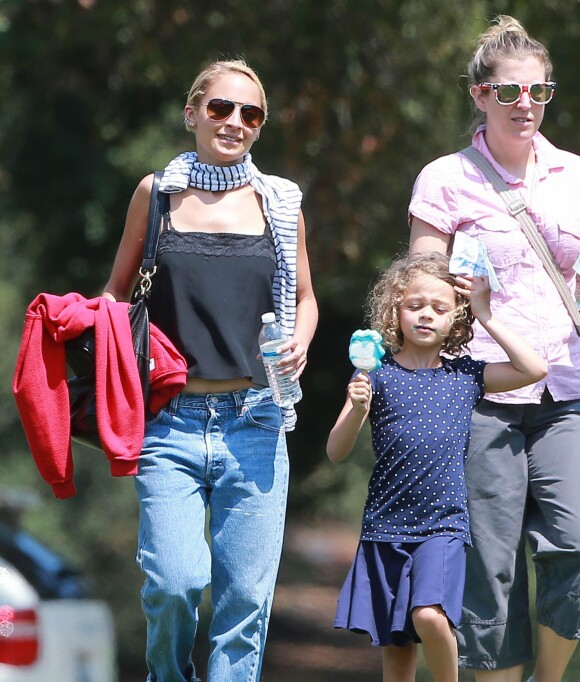 Nicole Richie emmène ses enfants Sparrow et Harlow passer la journée au "Kidspace Children's Museum" à Pasadena, le 22 juillet 2015  