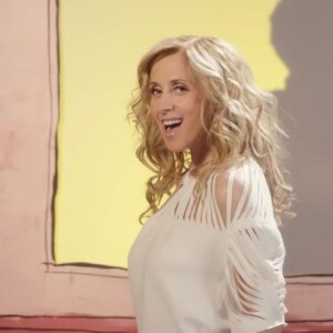 La chanteuse Lara Fabian dans le clip surprenant de son nouveau single Quand je ne chante pas