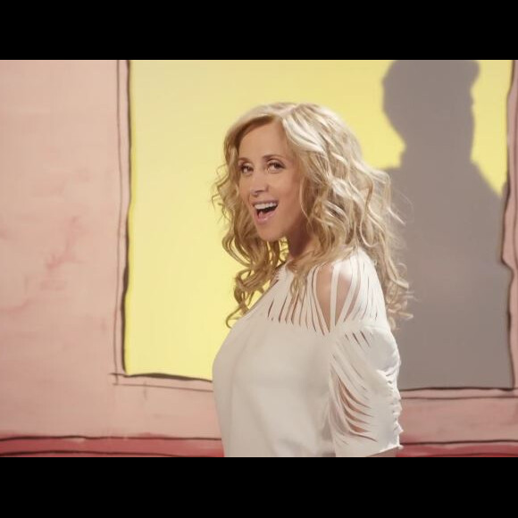 La chanteuse Lara Fabian dans le clip surprenant de son nouveau single Quand je ne chante pas