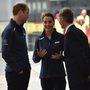 Le prince William et la duchesse de Cambridge, Kate Middleton, assistent à l'America's Cup World Series (ACWS) de Portsmouth, le 26 juillet 2015.