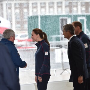 Le prince William et la duchesse de Cambridge, Kate Middleton, assistent à l'America's Cup World Series (ACWS) de Portsmouth, le 26 juillet 2015.