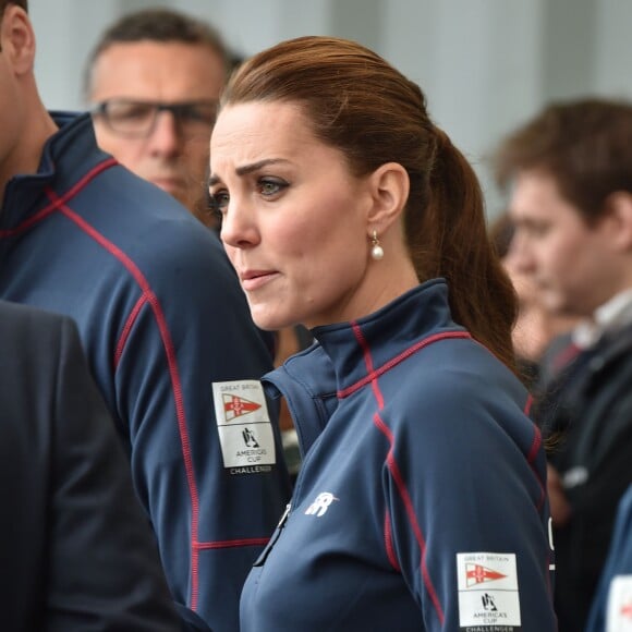 Le prince William et la duchesse de Cambridge, Kate Middleton, assistent à l'America's Cup World Series (ACWS) de Portsmouth, le 26 juillet 2015.